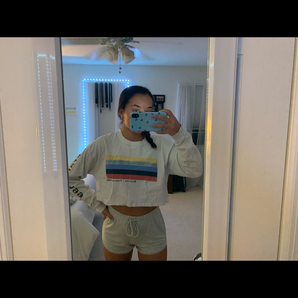 Brandy Melville- longsleeve shirt